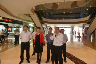 遂川縣委書記張智萍到河源市商業中心參觀考察