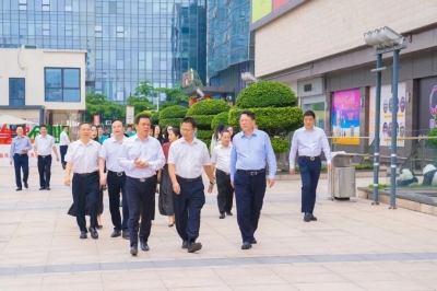 全國(guó)政協(xié)委員、深圳市人大常委會(huì)委員、深圳市工商聯(lián)主席張春華一行蒞臨堅(jiān)基集團(tuán)開(kāi)展調(diào)研活動(dòng)
