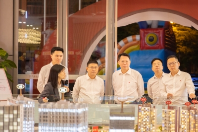 遂川縣委副書記、縣長(zhǎng)羅剛到堅(jiān)基集團(tuán)調(diào)硏